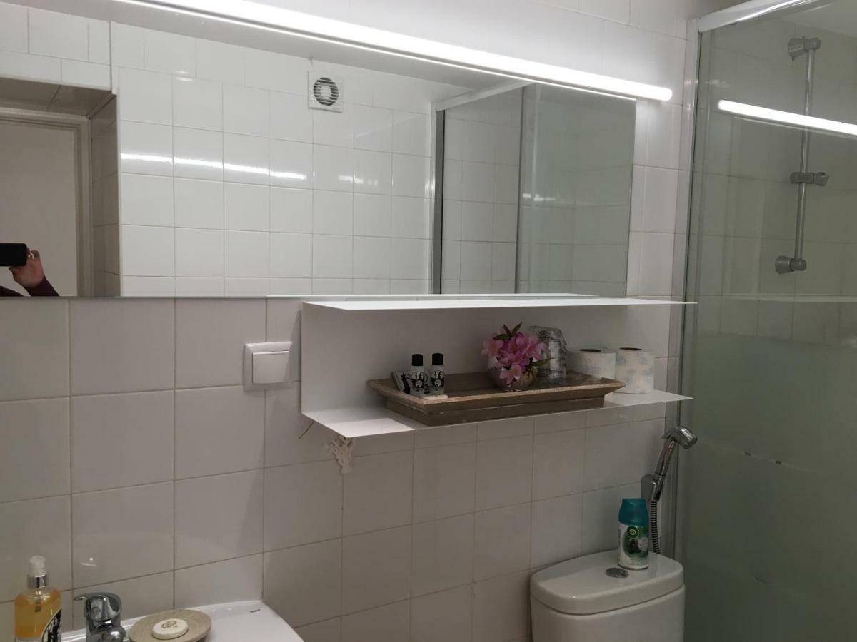 Appartamento Escadinhas De Sao Cristovao Lisbona Esterno foto