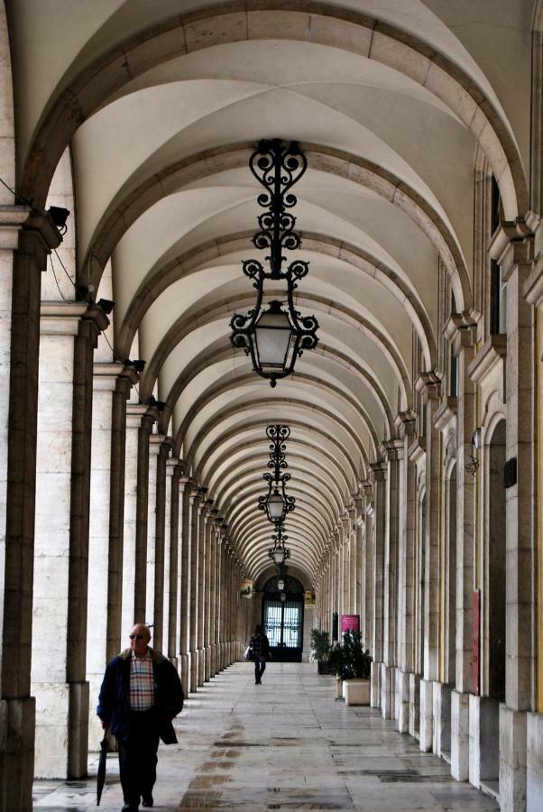 Appartamento Escadinhas De Sao Cristovao Lisbona Esterno foto